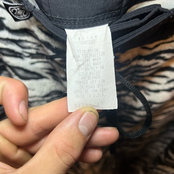 Vintage Maui Built fur zebra swim shorts - Picture 3 of 11